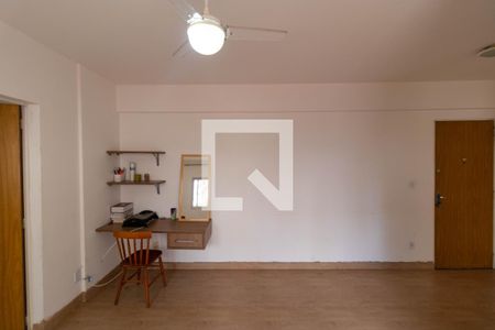 Apartamento à venda com 68m², 1 quarto e sem vagaSalas