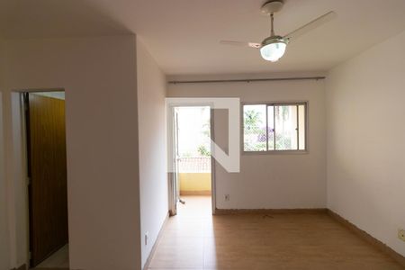 Apartamento à venda com 68m², 1 quarto e sem vagaSalas