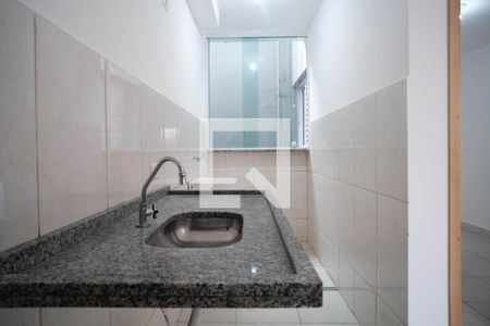 Cozinha de apartamento para alugar com 1 quarto, 39m² em Jardim Hercilia, São Paulo