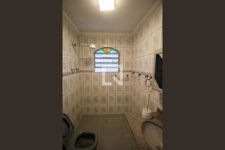 Casa à venda com 350m², 3 quartos e 2 vagas Casa à venda com 350m², 3 quartos e 2 vagasBanheiro