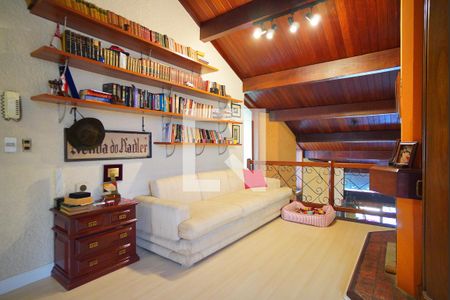 Sala segundo andar de casa à venda com 3 quartos, 380m² em Boa Vista, Porto Alegre
