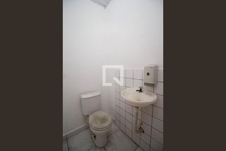 Casa para alugar com 90m², 2 quartos e sem vaga Casa para alugar com 90m², 2 quartos e sem vagaBanheiro de Serviço