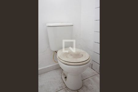 Casa para alugar com 90m², 2 quartos e sem vaga Casa para alugar com 90m², 2 quartos e sem vagaBanheiro de Serviço