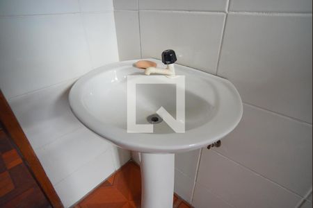 Banheiro Corredor de apartamento para alugar com 1 quarto, 48m² em São Geraldo, Porto Alegre