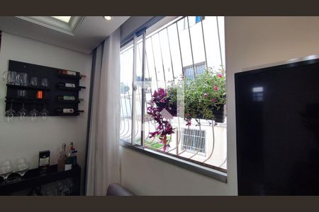 Sala de apartamento à venda com 2 quartos, 47m² em Sapucais, Contagem