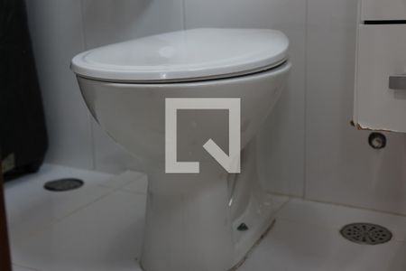 Casa à venda com 275m², 3 quartos e 8 vagasBanheiro suíte 2