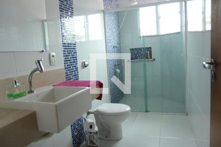 Casa à venda com 275m², 3 quartos e 8 vagasBanheiro suíte 1