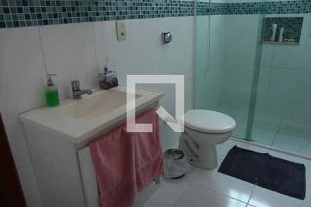 Casa à venda com 275m², 3 quartos e 8 vagasBanheiro suíte 3