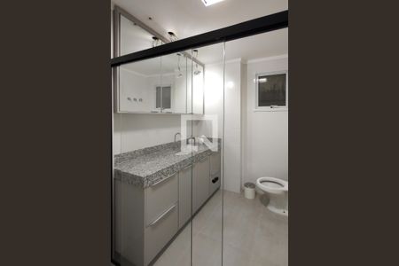 Apartamento para alugar com 144m², 3 quartos e 2 vagas Apartamento para alugar com 144m², 3 quartos e 2 vagasBanheiro da Suíte 1