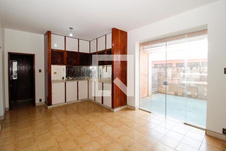 Quarto 2 de casa à venda com 3 quartos, 365m² em Floresta, Belo Horizonte