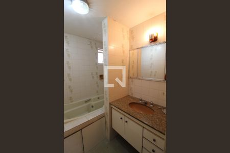 Apartamento à venda com 394m², 4 quartos e 2 vagasBanheiro Social