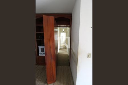 Apartamento à venda com 394m², 4 quartos e 2 vagasCorredor Quartos