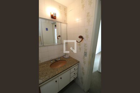 Apartamento à venda com 394m², 4 quartos e 2 vagasBanheiro Social