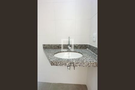 Banheiro de kitnet/studio para alugar com 1 quarto, 35m² em Copacabana, Rio de Janeiro