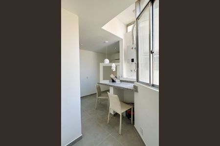 Sala/Quarto de kitnet/studio para alugar com 1 quarto, 35m² em Copacabana, Rio de Janeiro
