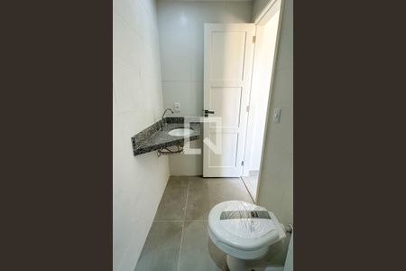Banheiro de kitnet/studio para alugar com 1 quarto, 35m² em Copacabana, Rio de Janeiro