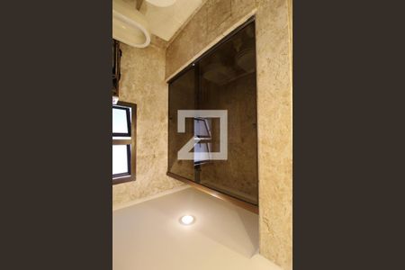 Apartamento para alugar com 400m², 5 quartos e 3 vagasBanheiro do Quarto 4 - Suíte