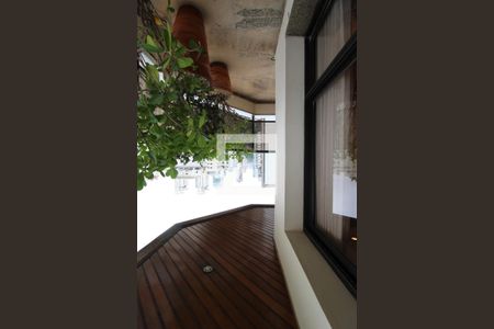 Apartamento para alugar com 400m², 5 quartos e 3 vagasVaranda