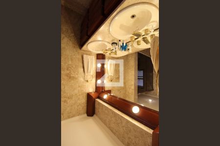 Apartamento para alugar com 400m², 5 quartos e 3 vagasBanheiro do Quarto 4 - Suíte