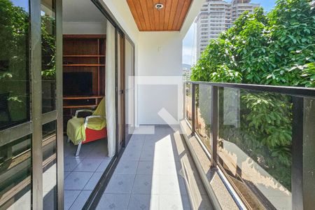 Varanda de apartamento para alugar com 3 quartos, 127m² em Balneario Guarujá, Guarujá