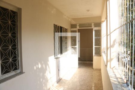 Hall  de casa para alugar com 2 quartos, 150m² em Jardim Alvorada, Nova Iguaçu