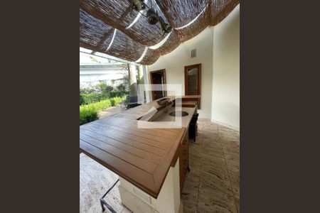 Casa à venda com 400m², 4 quartos e 5 vagasChurrasqueira