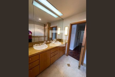 Casa à venda com 400m², 4 quartos e 5 vagasbanheiro suíte master