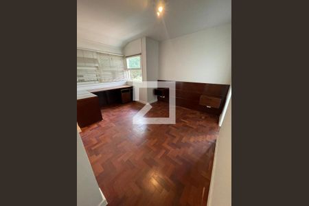 Casa à venda com 400m², 4 quartos e 5 vagasSuíte 3