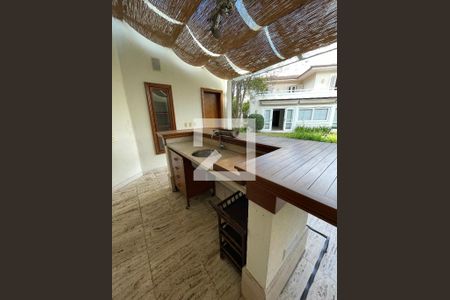 Casa à venda com 400m², 4 quartos e 5 vagasChurrasqueira