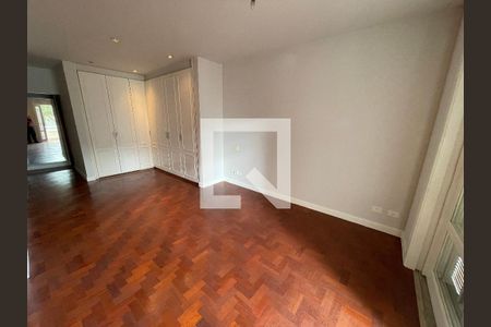 Casa à venda com 400m², 4 quartos e 5 vagasSuíte master