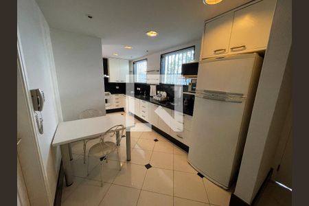 Casa à venda com 400m², 4 quartos e 5 vagasCozinha