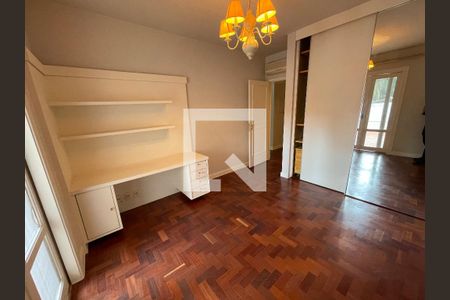 Casa à venda com 400m², 4 quartos e 5 vagasSuíte 2