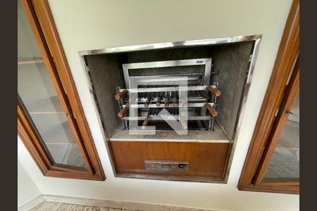 Casa à venda com 400m², 4 quartos e 5 vagasChurrasqueira