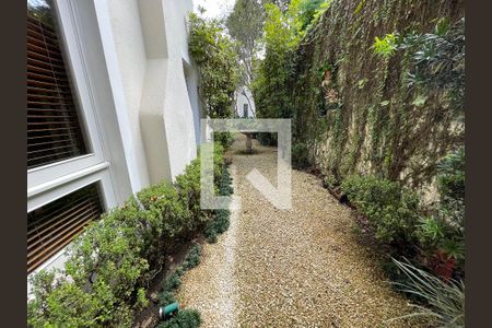 Casa à venda com 400m², 4 quartos e 5 vagasJardim de inverno