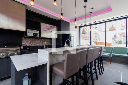 Apartamento à venda com 350m², 3 quartos e 3 vagas Apartamento à venda com 350m², 3 quartos e 3 vagasCobertura