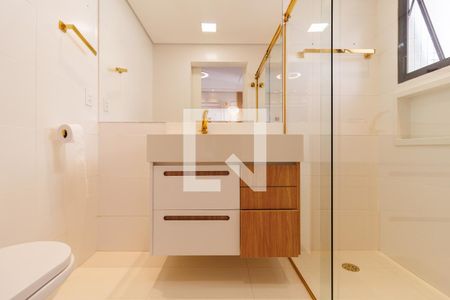 Apartamento à venda com 350m², 3 quartos e 3 vagas Apartamento à venda com 350m², 3 quartos e 3 vagasBanheiro da Suíte 2