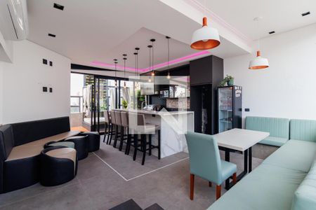 Apartamento à venda com 350m², 3 quartos e 3 vagas Apartamento à venda com 350m², 3 quartos e 3 vagasCobertura