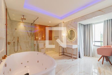 Apartamento à venda com 350m², 3 quartos e 3 vagas Apartamento à venda com 350m², 3 quartos e 3 vagasBanheiro da Suíte 1