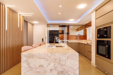 Apartamento à venda com 350m², 3 quartos e 3 vagas Apartamento à venda com 350m², 3 quartos e 3 vagasCozinha