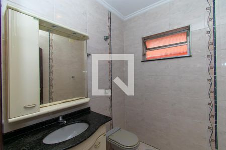 Casa à venda com 226m², 3 quartos e 2 vagas Casa à venda com 226m², 3 quartos e 2 vagasBanheiro 2