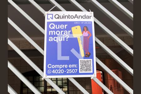 Casa à venda com 226m², 3 quartos e 2 vagas Casa à venda com 226m², 3 quartos e 2 vagasPlaca instalada