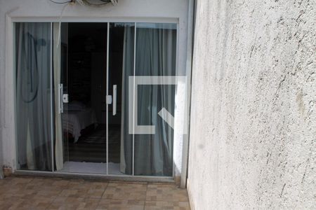 Casa à venda com 210m², 2 quartos e 2 vagas Casa à venda com 210m², 2 quartos e 2 vagasEntrada De Luz
