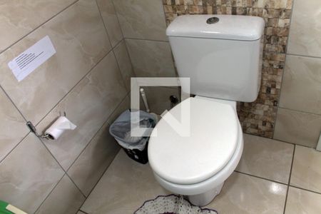 Casa à venda com 210m², 2 quartos e 2 vagas Casa à venda com 210m², 2 quartos e 2 vagasBanheiro