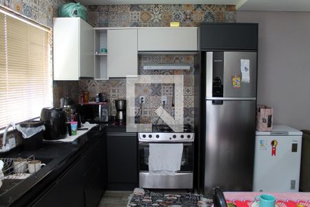 Casa à venda com 210m², 2 quartos e 2 vagas Casa à venda com 210m², 2 quartos e 2 vagasCozinha