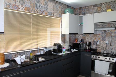 Casa à venda com 210m², 2 quartos e 2 vagas Casa à venda com 210m², 2 quartos e 2 vagasCozinha