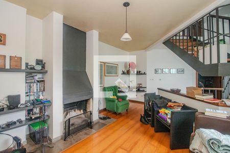 Sala Íntima de casa à venda com 3 quartos, 330m² em Bom Jesus, Porto Alegre