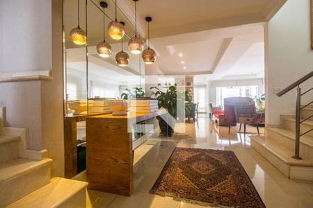 Casa de condomínio à venda com 435m², 5 quartos e 4 vagasSala