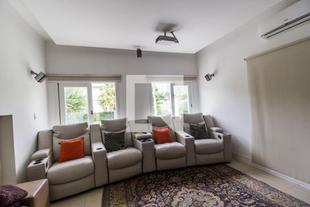 Casa de condomínio à venda com 435m², 5 quartos e 4 vagasSala de TV