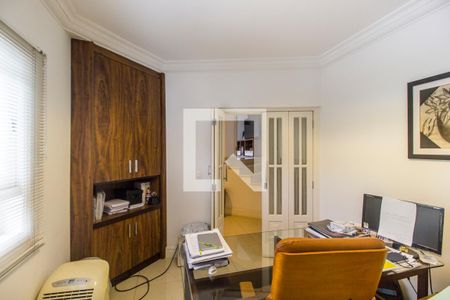 Casa de condomínio à venda com 435m², 5 quartos e 4 vagasEscritório