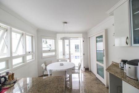 Casa de condomínio à venda com 435m², 5 quartos e 4 vagasCozinha